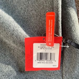 Large grey men’s north face pull over